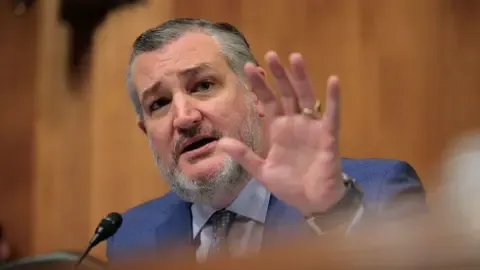 Senator Cruz Likens American Broadcast Regulator to ‘Mafioso’ on Kimmel’s Program